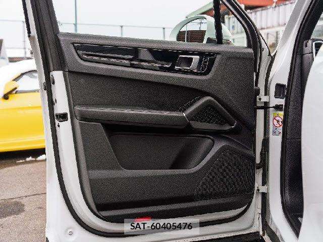 Porsche CAYENNE 2018-08 6246657-20