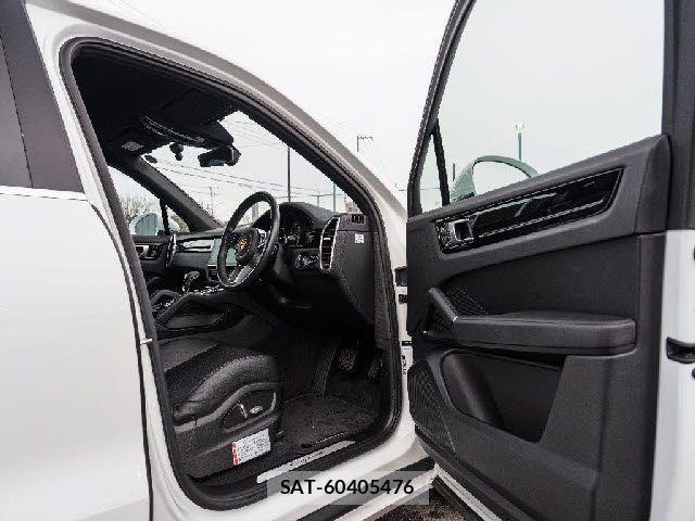 Porsche CAYENNE 2018-08 6246657-24