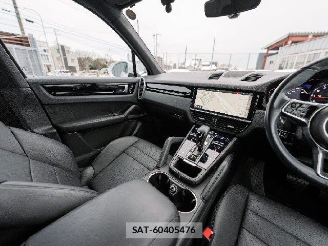Porsche CAYENNE 2018-08 6246657-25