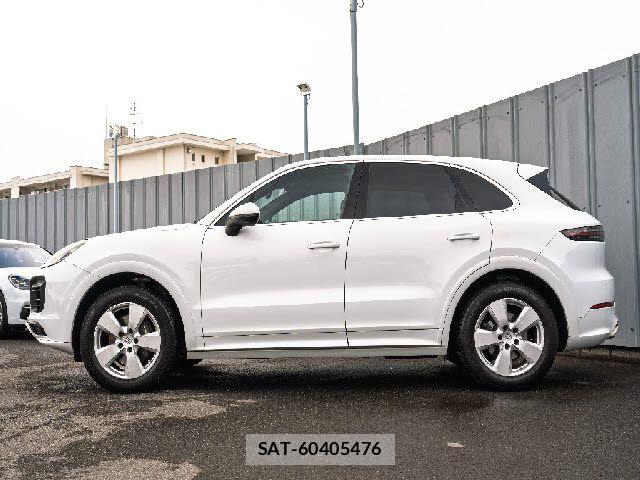Porsche CAYENNE 2018-08 6246657-26