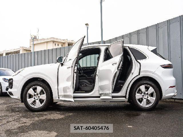 Porsche CAYENNE 2018-08 6246657-27
