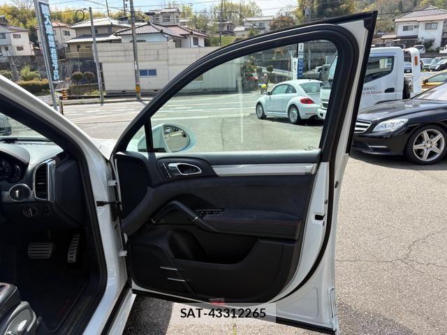 Porsche CAYENNE 2015-06 6246658-9