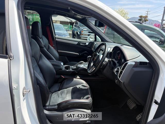 Porsche CAYENNE 2015-06 6246658-10
