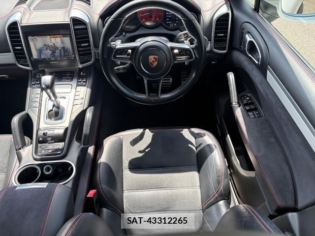 Porsche CAYENNE 2015-06 6246658-11