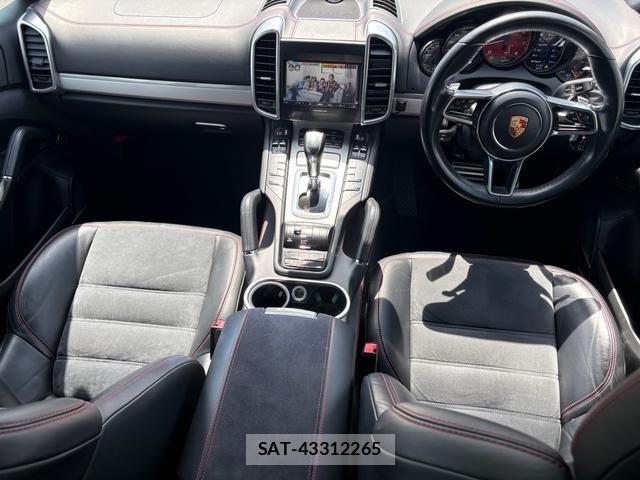 Porsche CAYENNE 2015-06 6246658-12