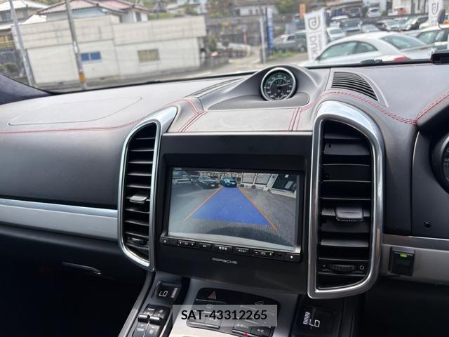 Porsche CAYENNE 2015-06 6246658-16