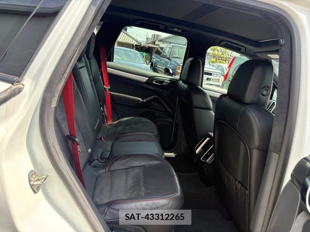 Porsche CAYENNE 2015-06 6246658-20