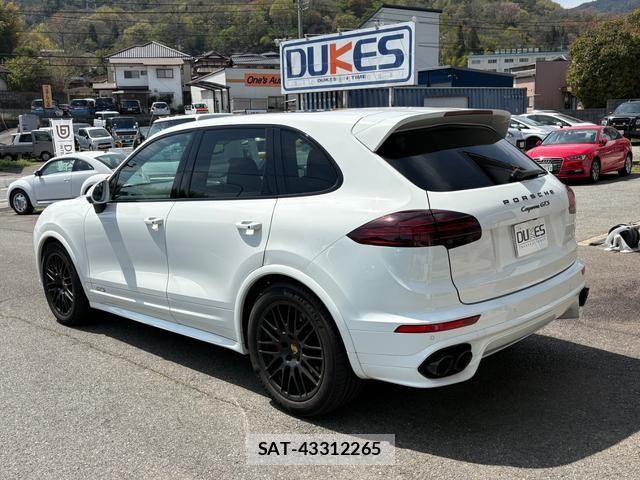 Porsche CAYENNE 2015-06 6246658-7