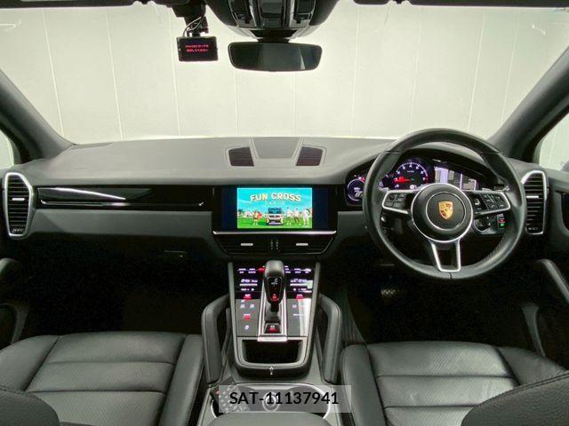 Porsche CAYENNE 2019-12 6614141-1