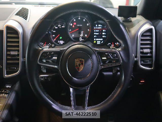 Porsche CAYENNE 2017-04 6642214-26