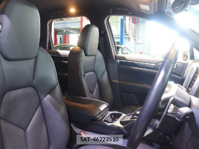 Porsche CAYENNE 2017-04 6642214-27