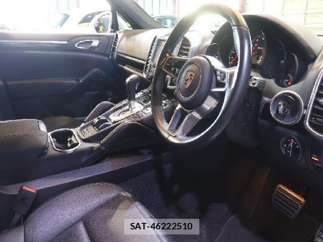 Porsche CAYENNE 2017-04 6642214-6