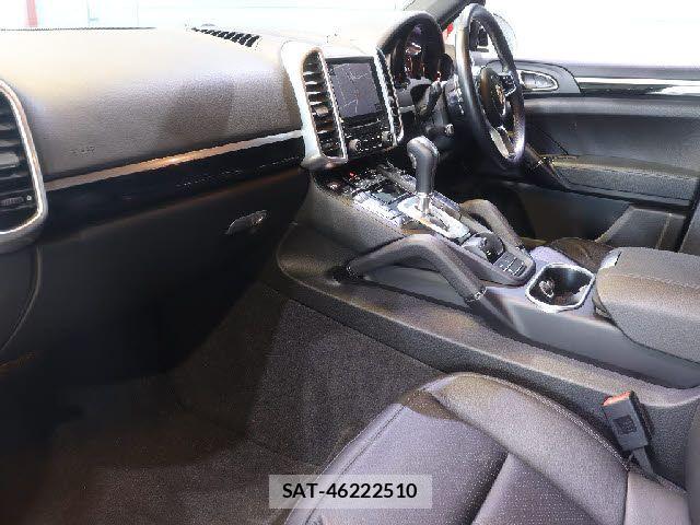 Porsche CAYENNE 2017-04 6642214-7
