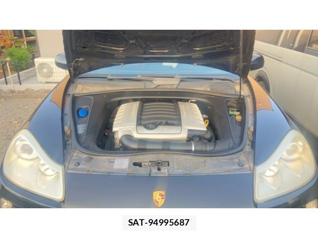 Porsche CAYENNE 2012-02 7215933-18