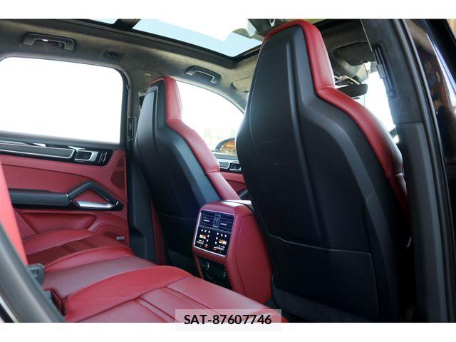 Porsche CAYENNE 2018-12 7251915-26