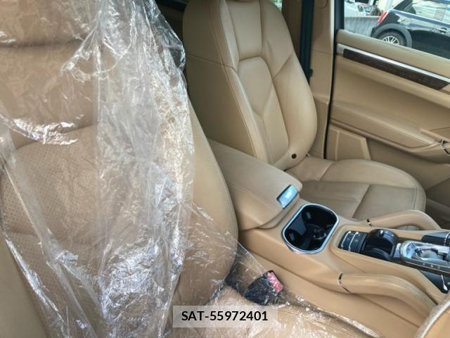 Porsche CAYENNE 2011-06 7272703-16