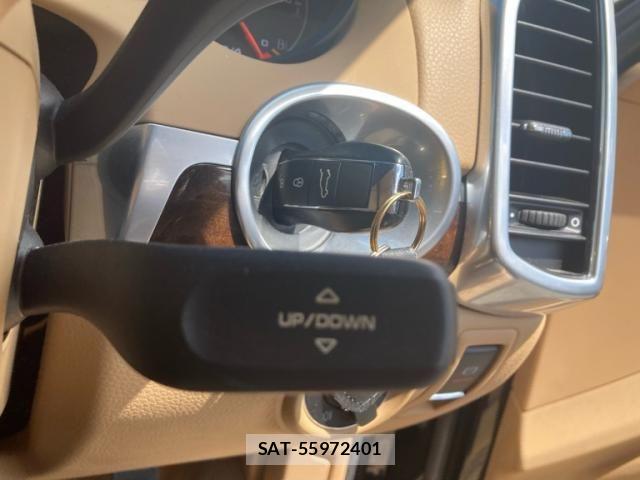 Porsche CAYENNE 2011-06 7272703-20