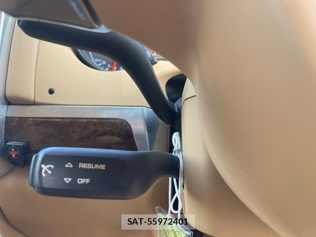 Porsche CAYENNE 2011-06 7272703-21