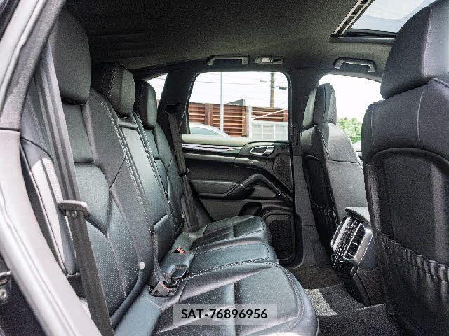 Porsche CAYENNE 2011-04 7215922-13