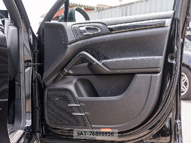 Porsche CAYENNE 2011-04 7215922-21