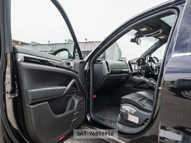 Porsche CAYENNE 2011-04 7215922-23