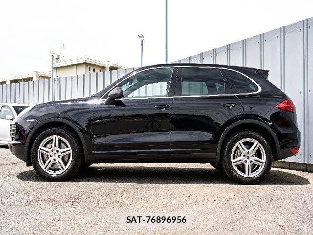 Porsche CAYENNE 2011-04 7215922-26