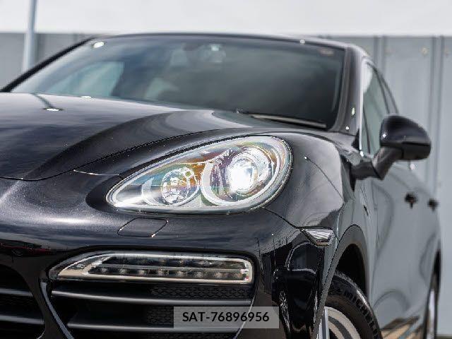 Porsche CAYENNE 2011-04 7215922-29