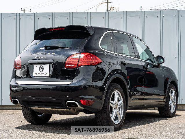 Porsche CAYENNE 2011-04 7215922-4