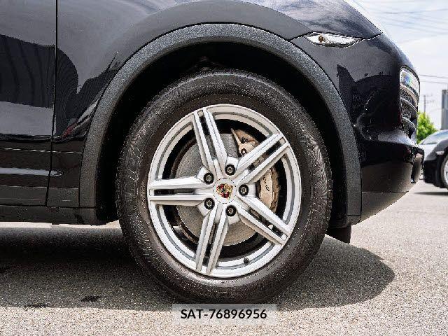Porsche CAYENNE 2011-04 7215922-7