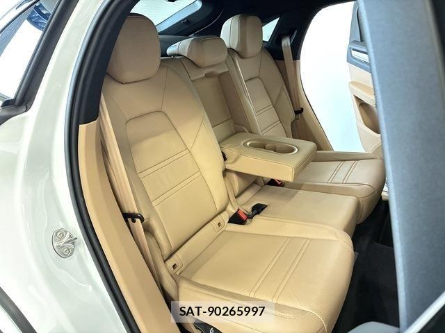 Porsche CAYENNE 2022-11 7329344-11