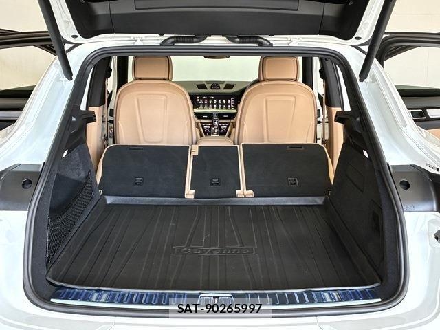 Porsche CAYENNE 2022-11 7329344-13