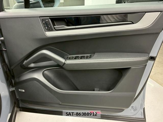 Porsche CAYENNE 2024-01 815149-19