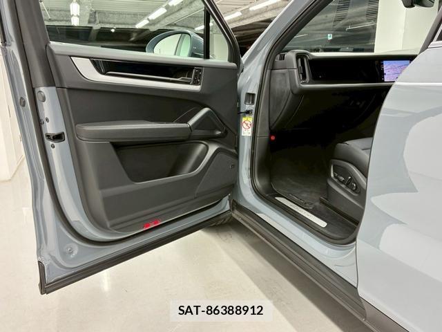 Porsche CAYENNE 2024-01 815149-41