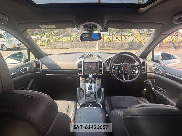Porsche CAYENNE 2016-09 7456776-1