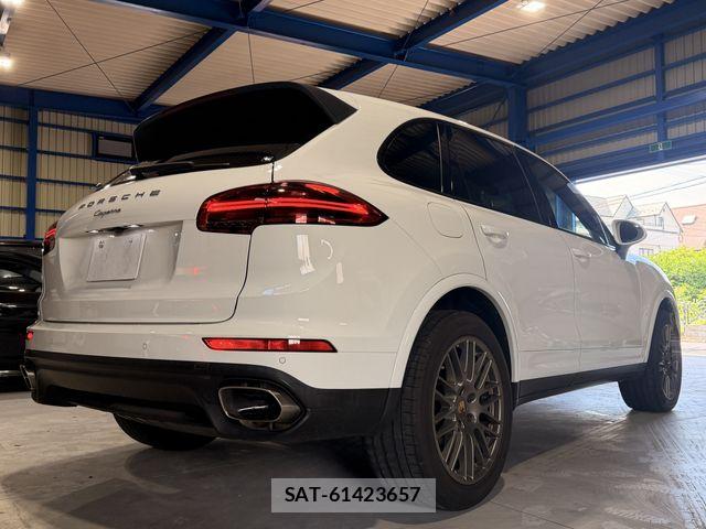 Porsche CAYENNE 2016-09 7456776-7