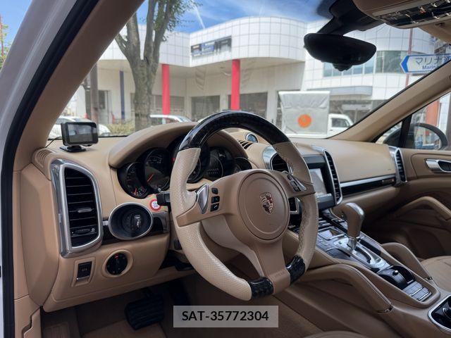 Porsche CAYENNE 2013-03 7456777-18