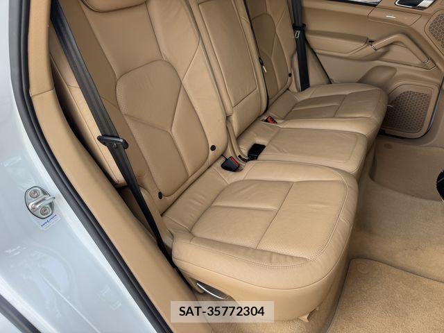 Porsche CAYENNE 2013-03 7456777-27