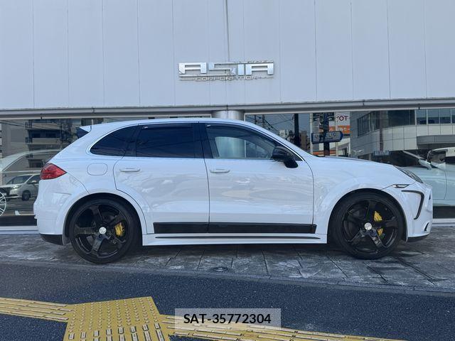 Porsche CAYENNE 2013-03 7456777-2
