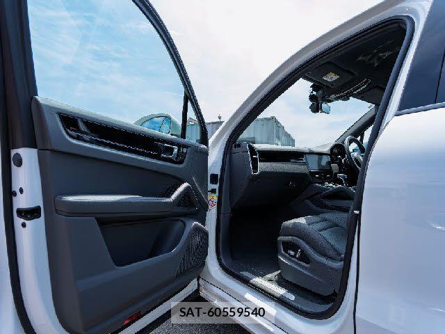 Porsche CAYENNE 2019-12 7456775-23
