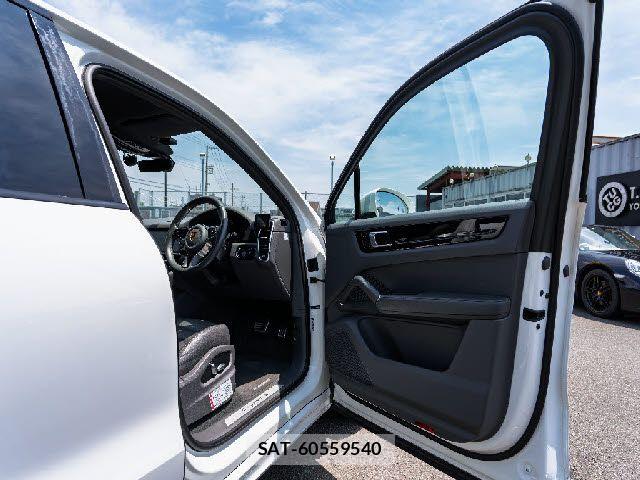 Porsche CAYENNE 2019-12 7456775-24