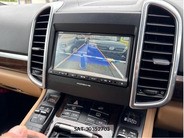 Porsche CAYENNE 2015-08 7619179-9