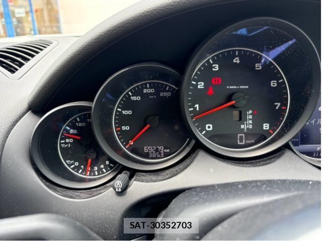 Porsche CAYENNE 2015-08 7619179-14