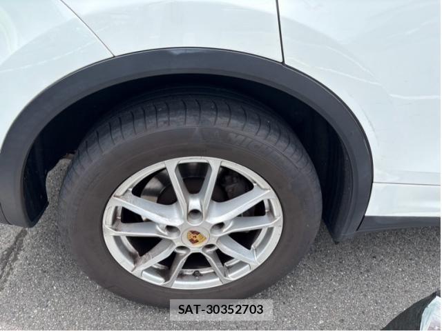 Porsche CAYENNE 2015-08 7619179-17