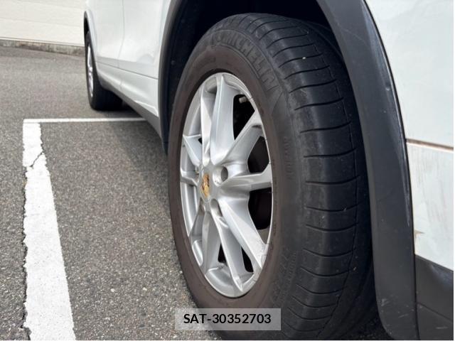 Porsche CAYENNE 2015-08 7619179-18