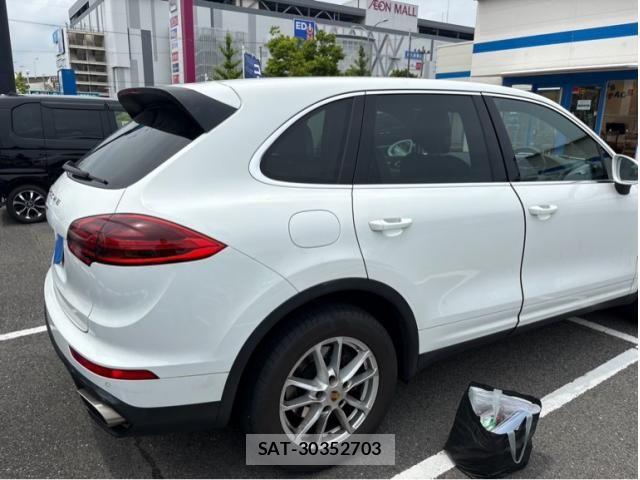 Porsche CAYENNE 2015-08 7619179-1