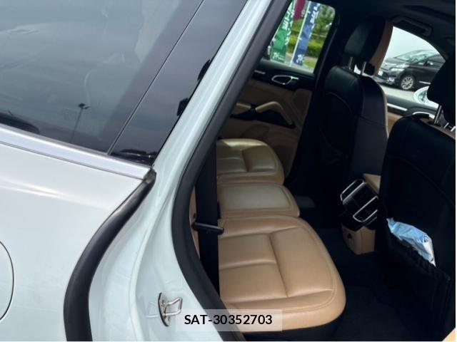 Porsche CAYENNE 2015-08 7619179-3