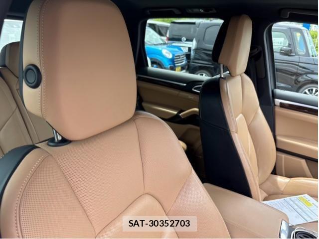 Porsche CAYENNE 2015-08 7619179-4