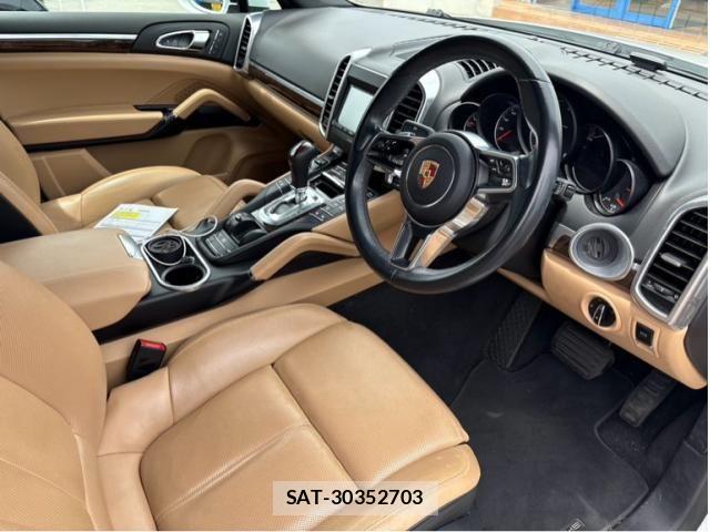 Porsche CAYENNE 2015-08 7619179-5