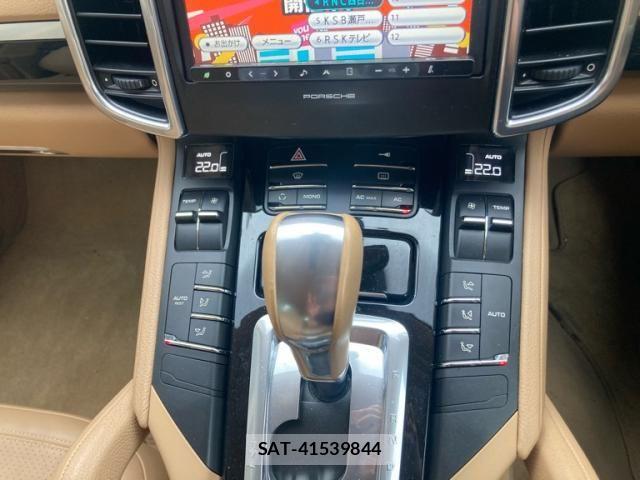 Porsche CAYENNE 2011-09 7727208-22