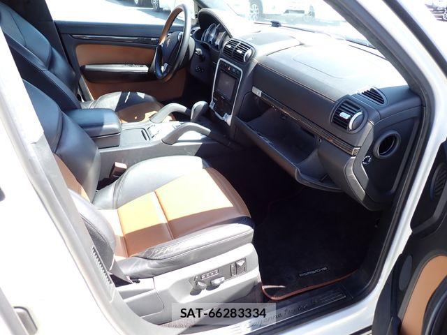 Porsche CAYENNE 2009-02 7788215-1